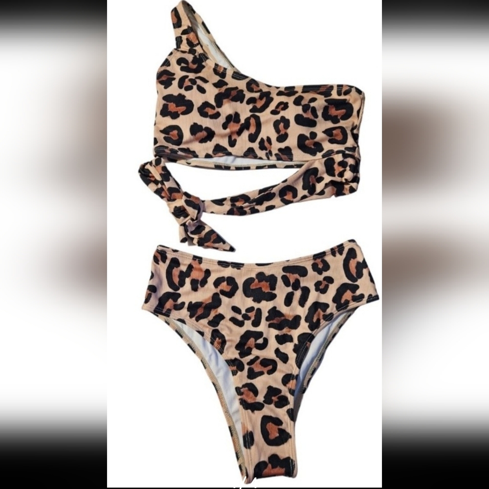 Leopard Print One-Shoulder Bikini